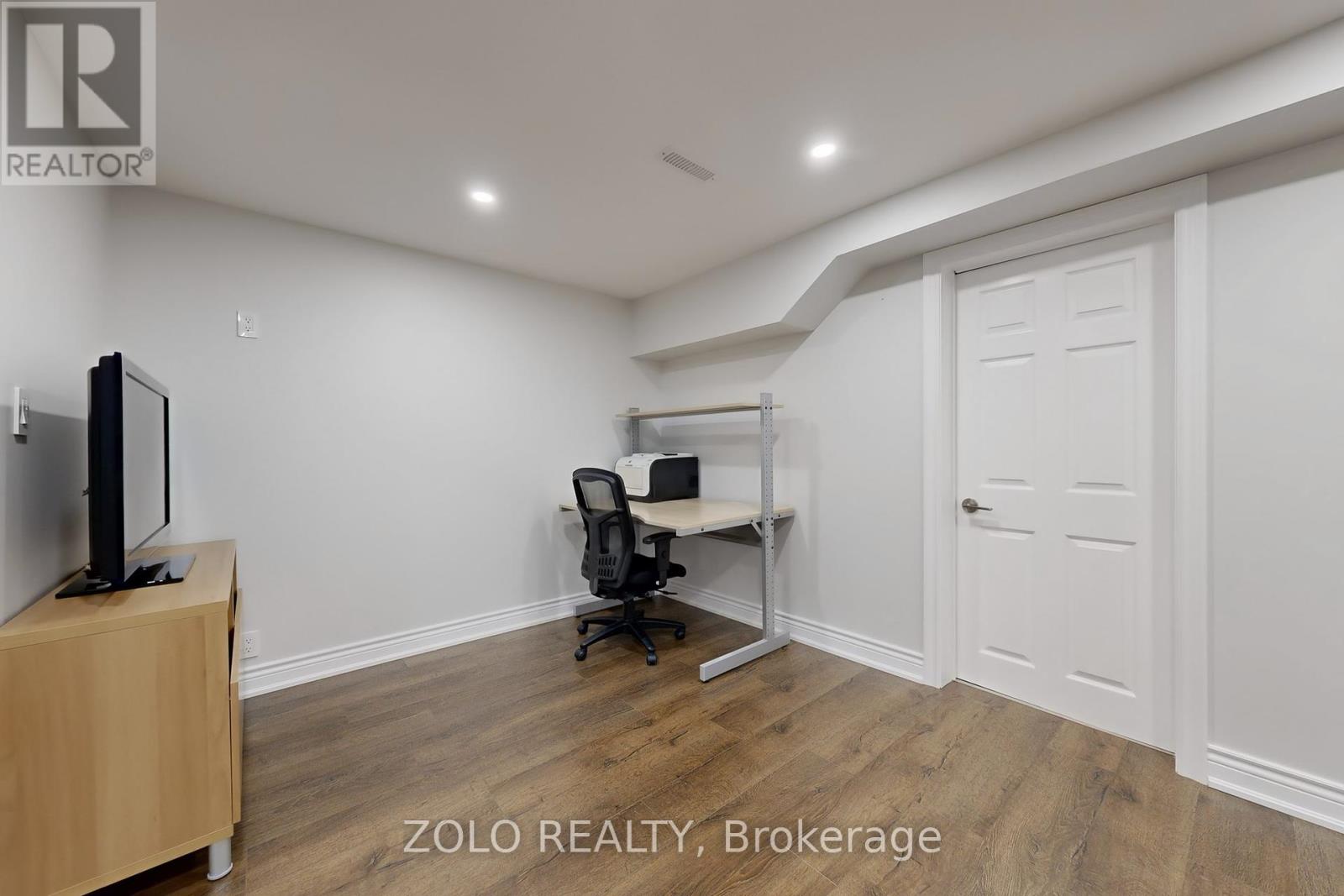 Photo 35 of 371 Binns Avenue, Newmarket ON