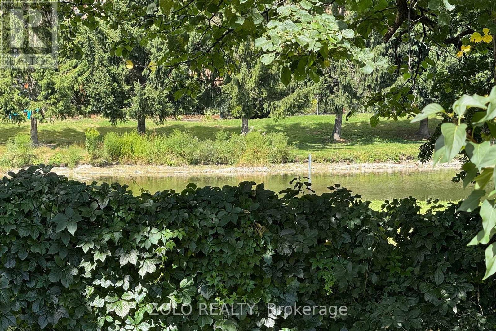 Photo 40 of 371 Binns Avenue, Newmarket ON