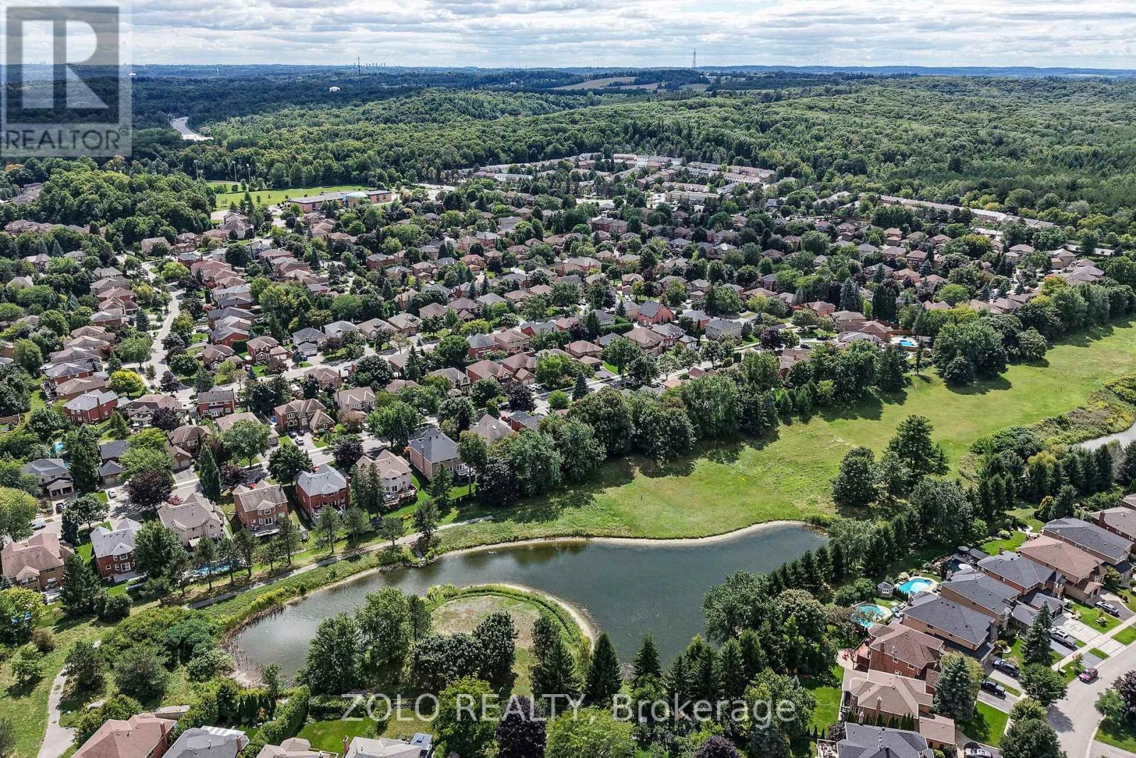 Photo 44 of 371 Binns Avenue, Newmarket ON