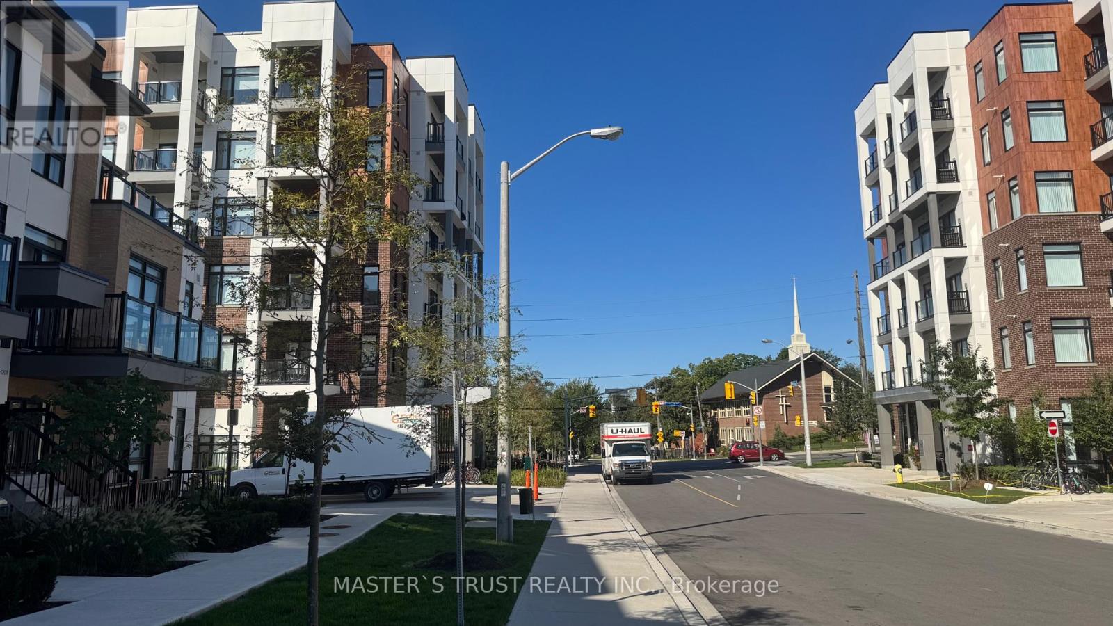 Photo 5 of 102 145 Canon Jackson Drive, Toronto ON