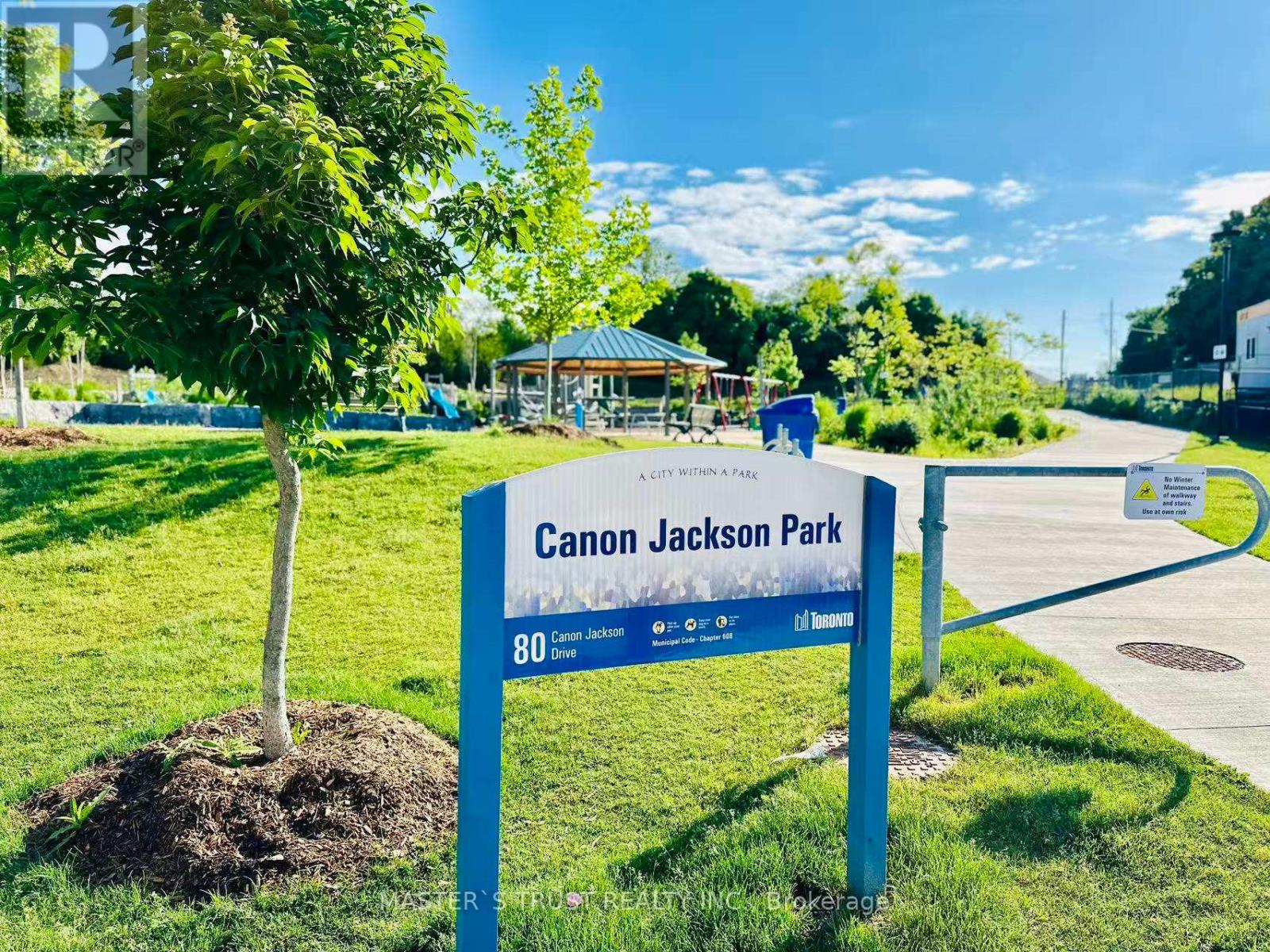 Photo 9 of 102 145 Canon Jackson Drive, Toronto ON
