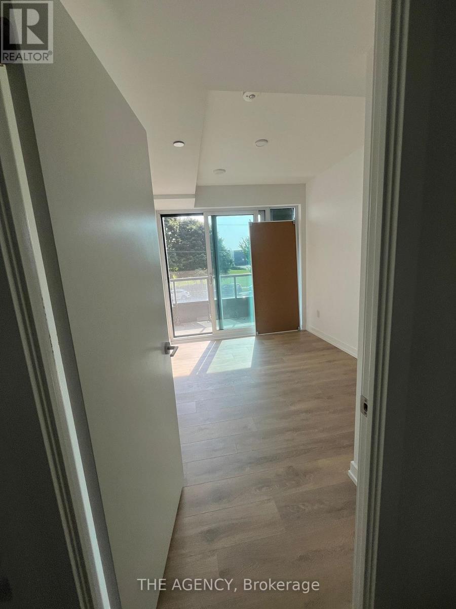 Photo 10 of 215 1100 Sheppard Avenue W, Toronto ON