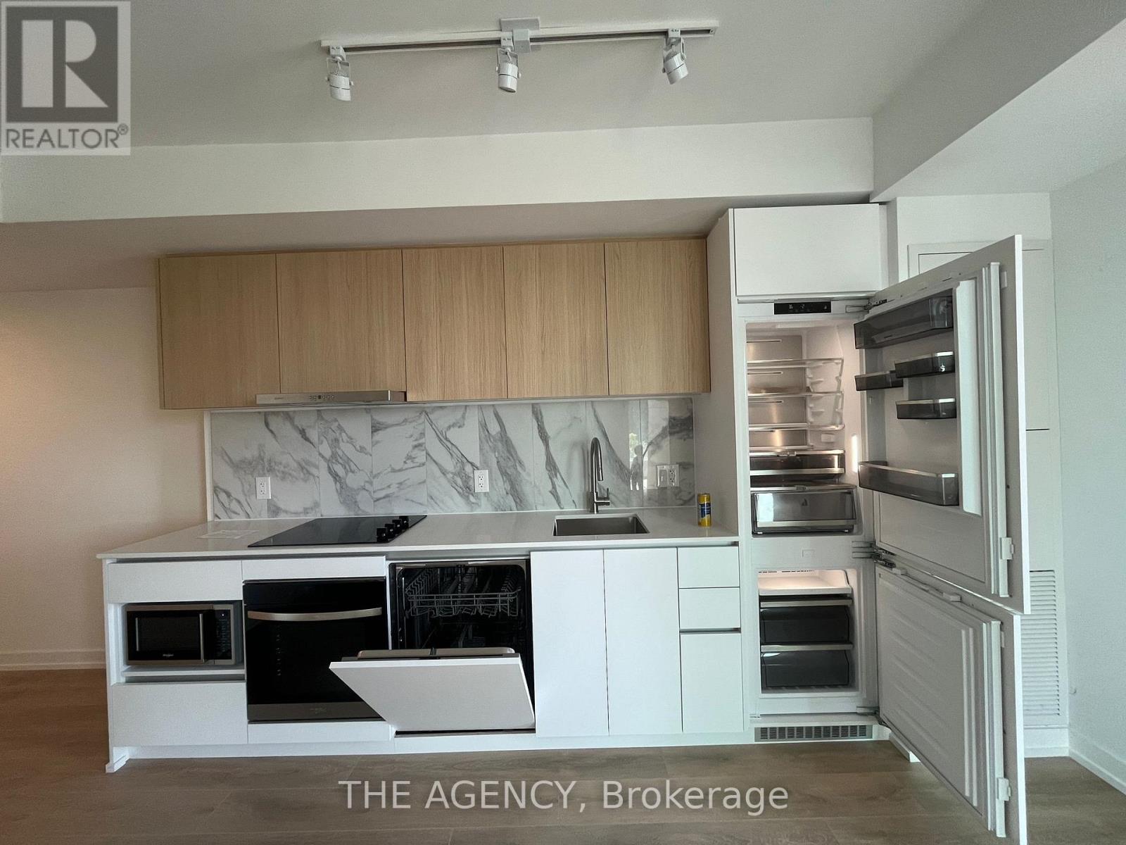 Photo 9 of 215 1100 Sheppard Avenue W, Toronto ON