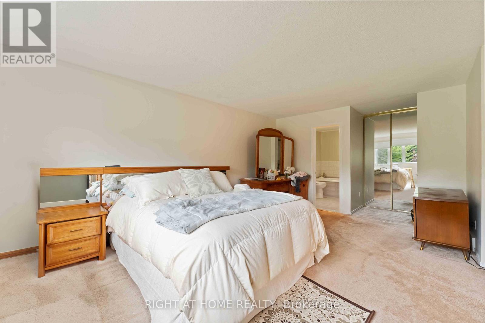 Photo 24 of 730 Canary Street, Ottawa ON