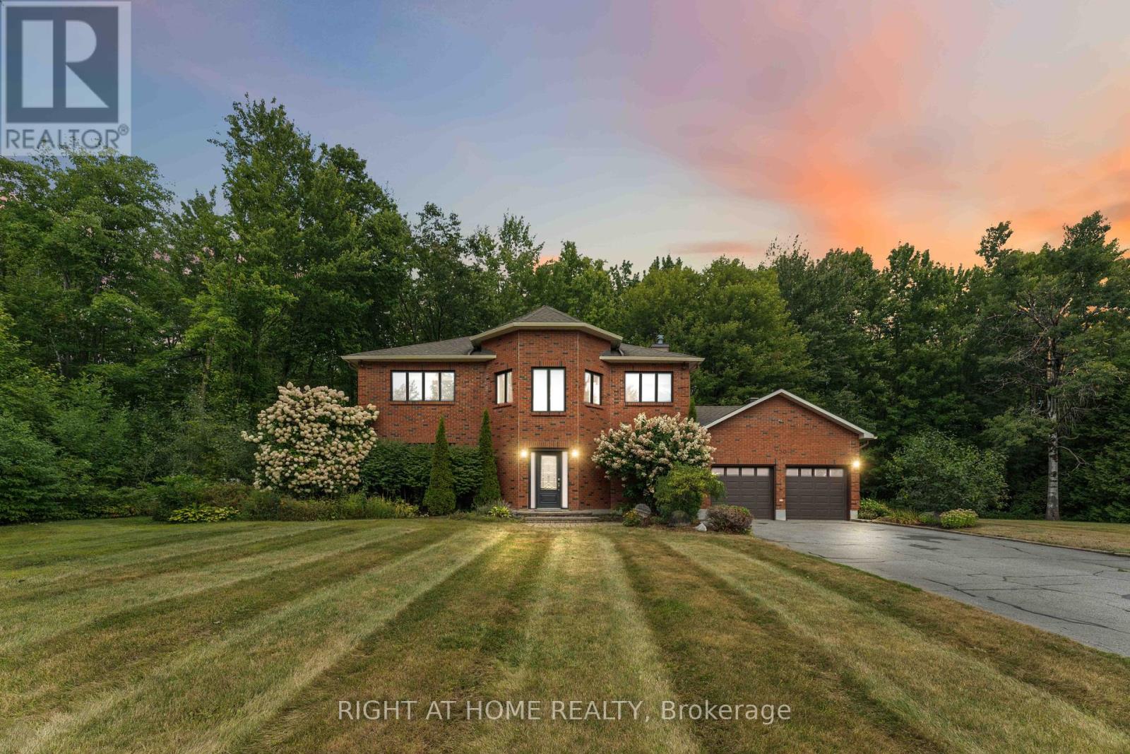 Photo 32 of 730 Canary Street, Ottawa ON