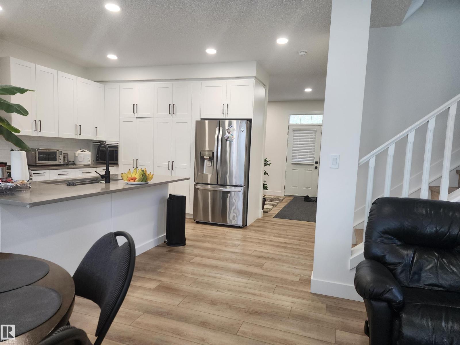 Photo 7 of 129 Griesbach Rd Nw, Edmonton AB
