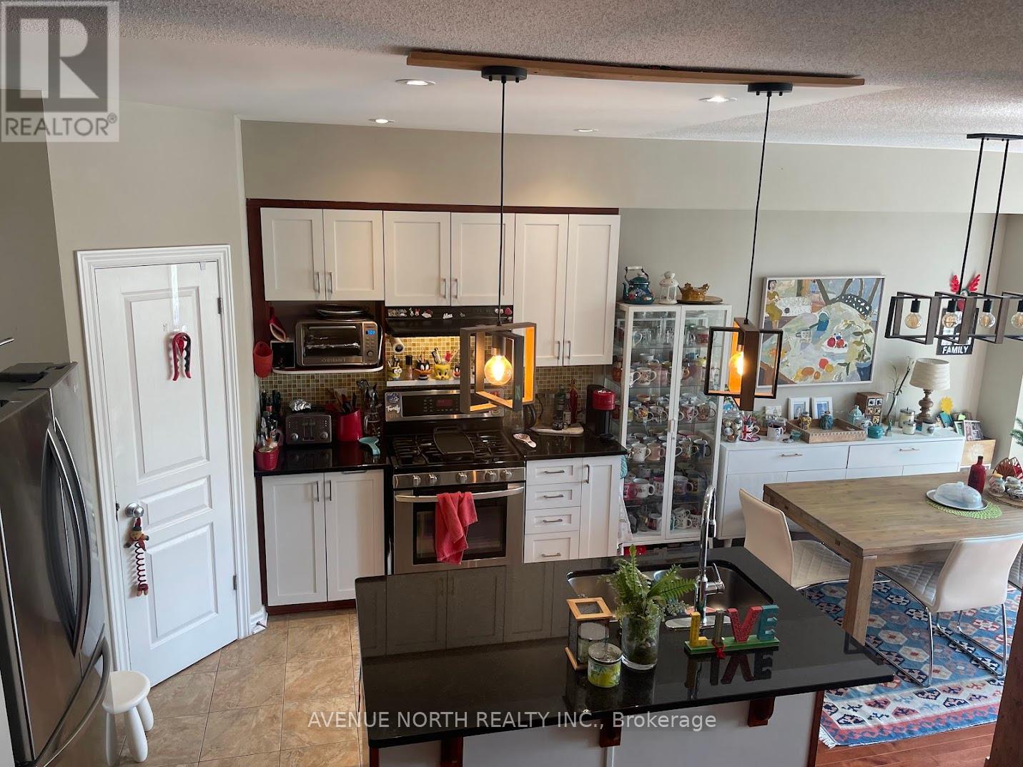 Photo 11 of 365 Cooks Mill Crescent, Ottawa ON
