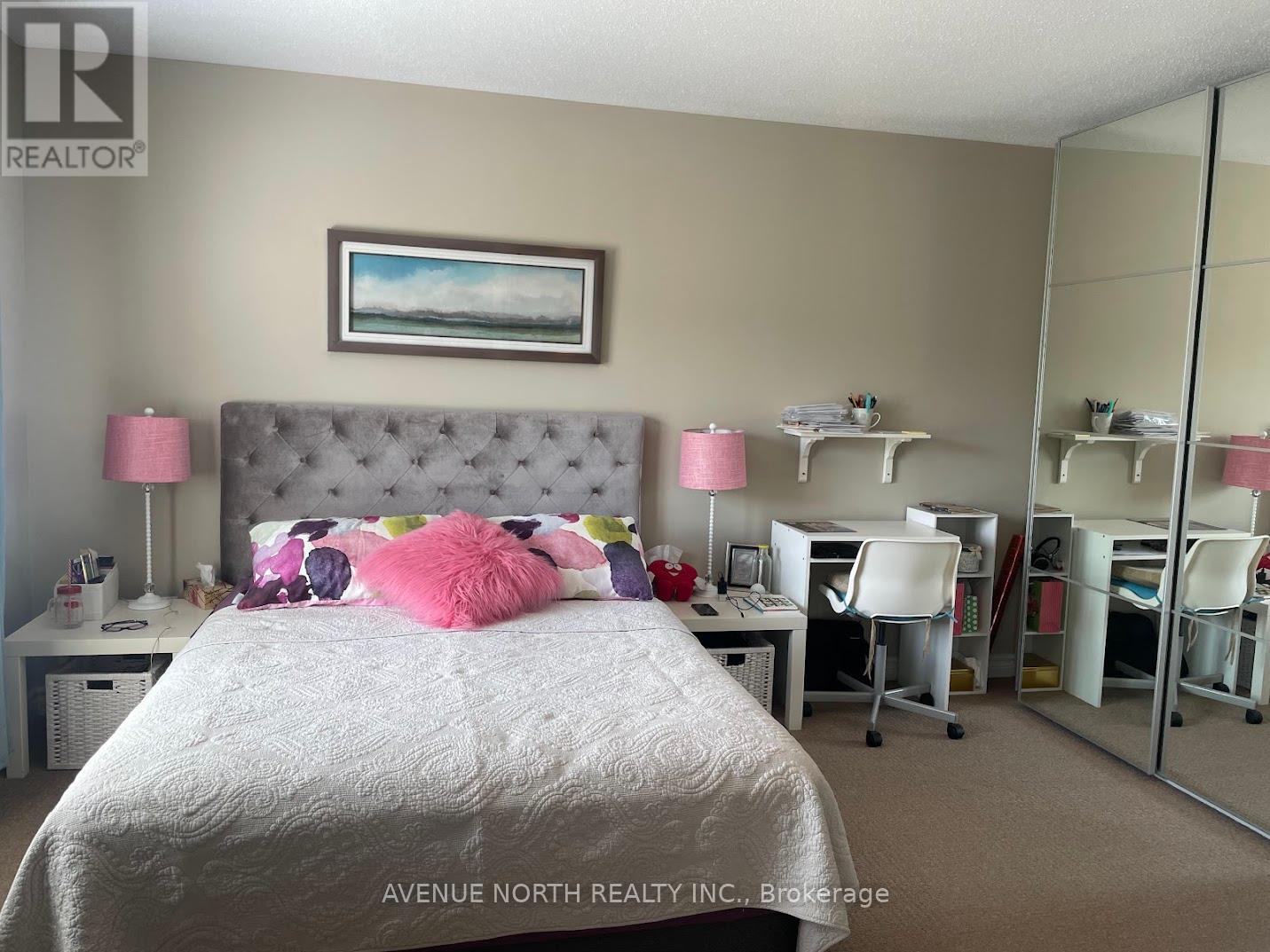Photo 18 of 365 Cooks Mill Crescent, Ottawa ON