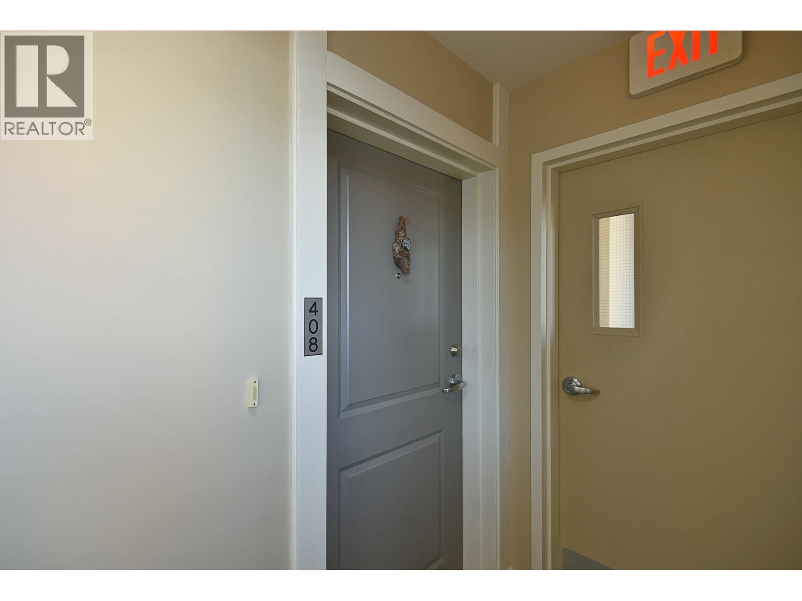 408 5631 INLET AVENUE, Sechelt
