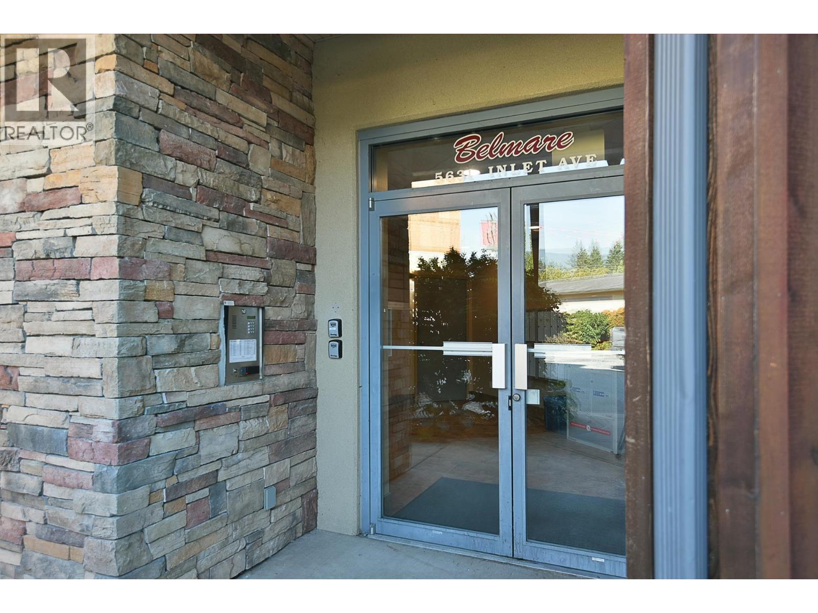 408 5631 INLET AVENUE, Sechelt