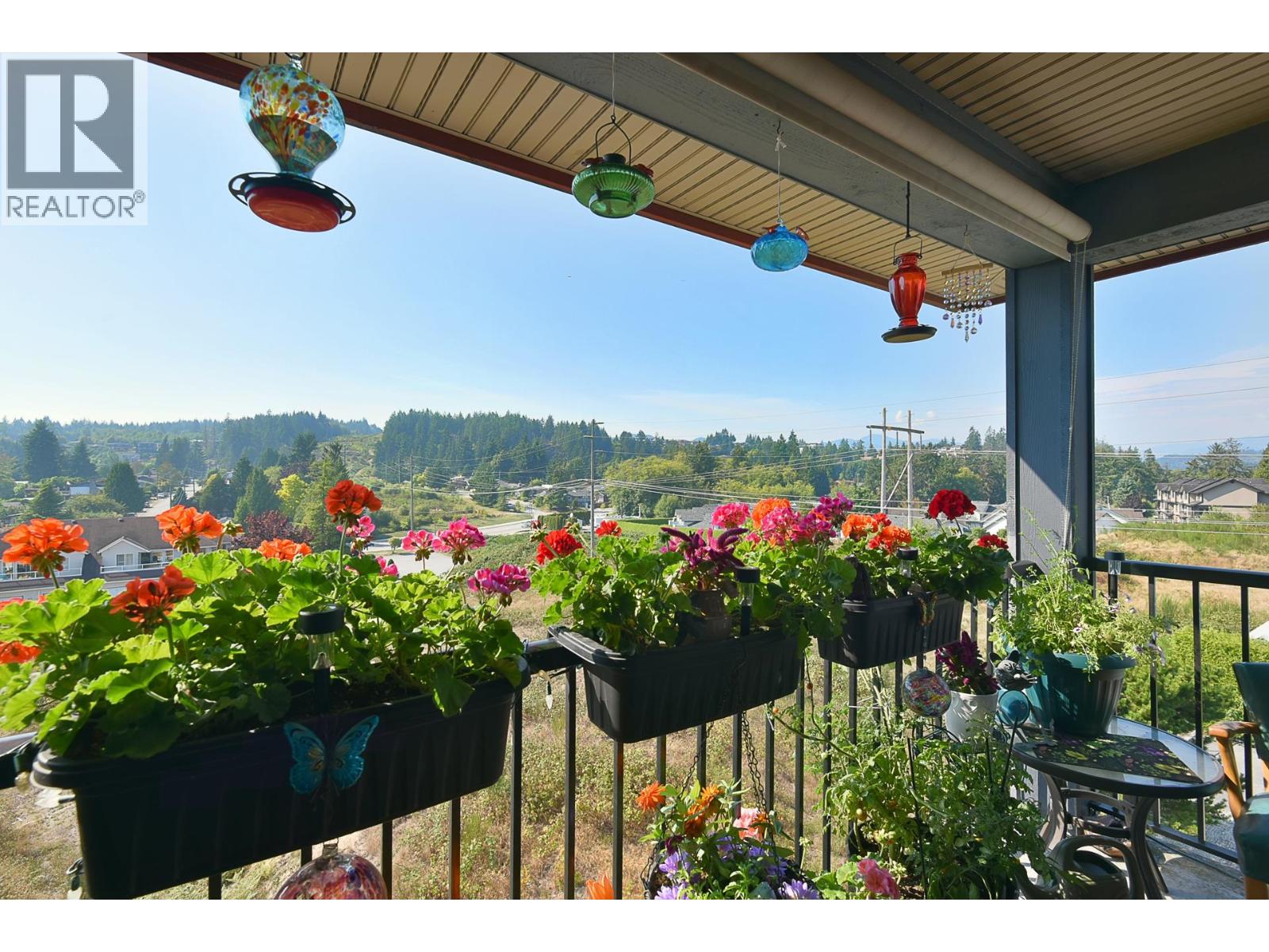 408 5631 INLET AVENUE, Sechelt