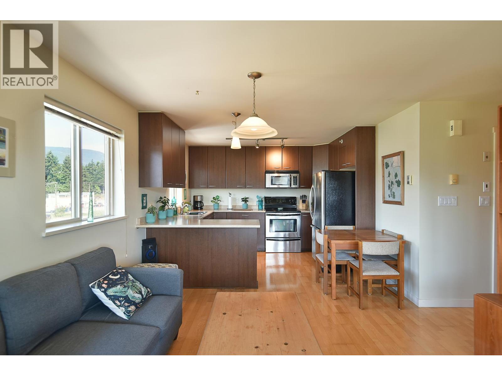 408 5631 INLET AVENUE, Sechelt