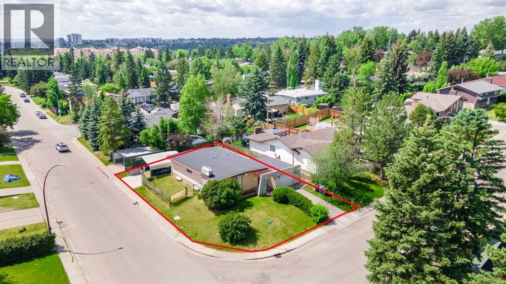 Photo 1 of 703 130 Avenue Sw, Calgary AB