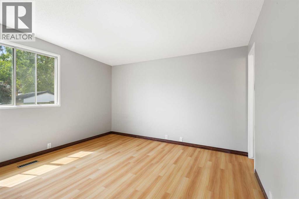 Photo 21 of 703 130 Avenue Sw, Calgary AB