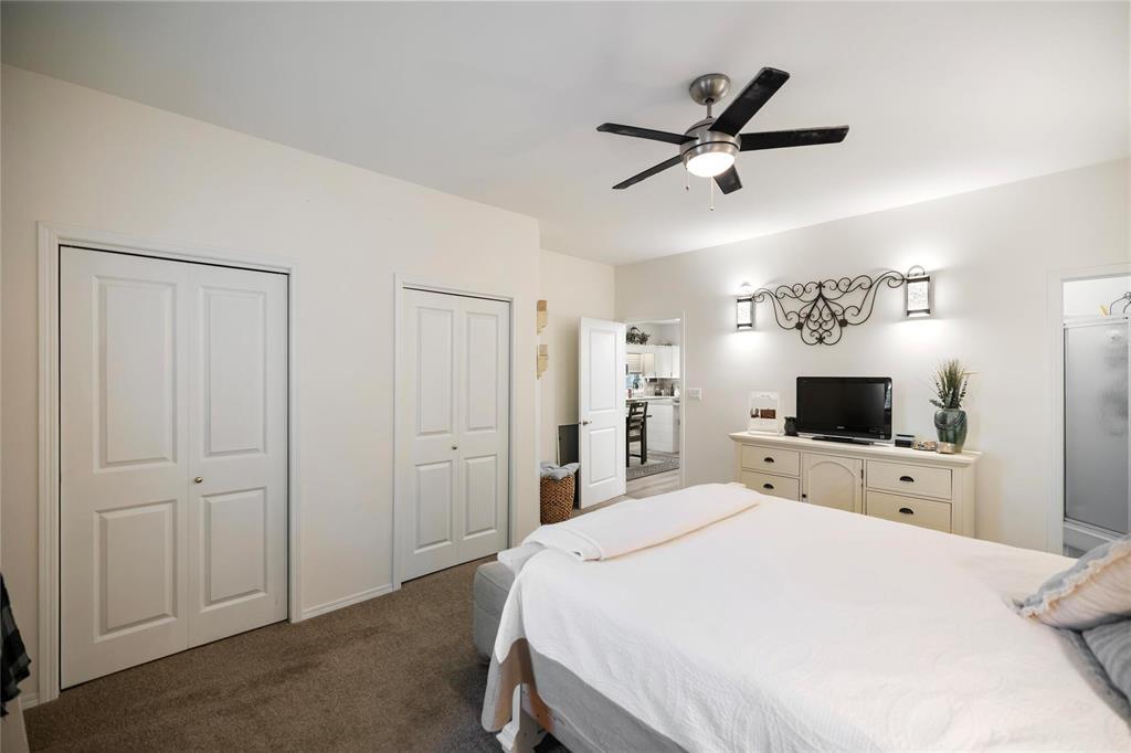 Photo 17 of 2 351 Loewen Boulevard, Steinbach MB