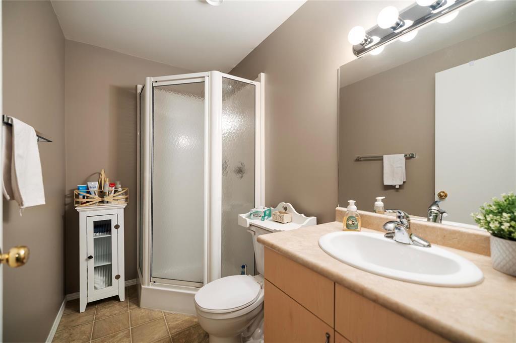Photo 20 of 2 351 Loewen Boulevard, Steinbach MB