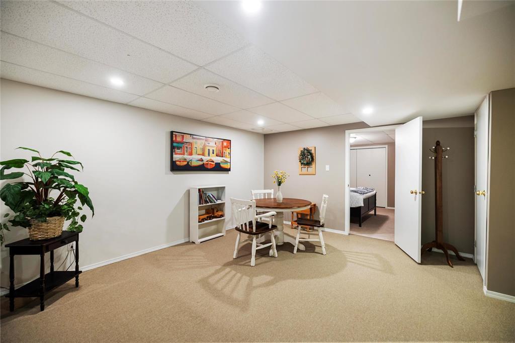 Photo 24 of 2 351 Loewen Boulevard, Steinbach MB