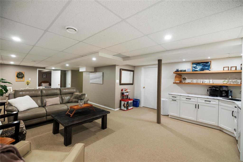 Photo 26 of 2 351 Loewen Boulevard, Steinbach MB