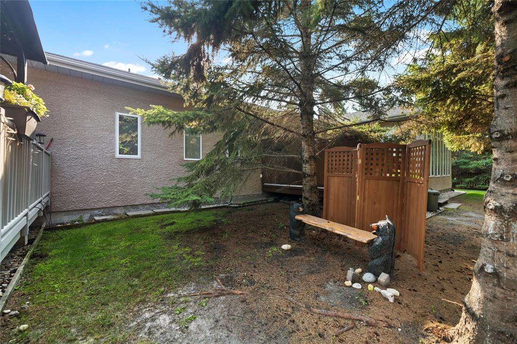 Photo 36 of 2 351 Loewen Boulevard, Steinbach MB