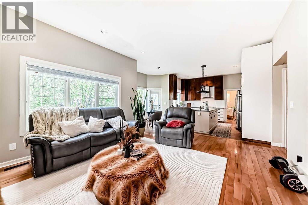 Photo 12 of 145 Straddock Terrace Sw, Calgary AB