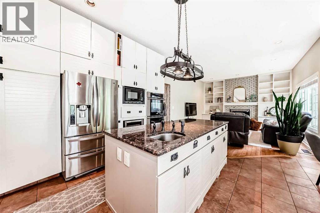 Photo 8 of 145 Straddock Terrace Sw, Calgary AB