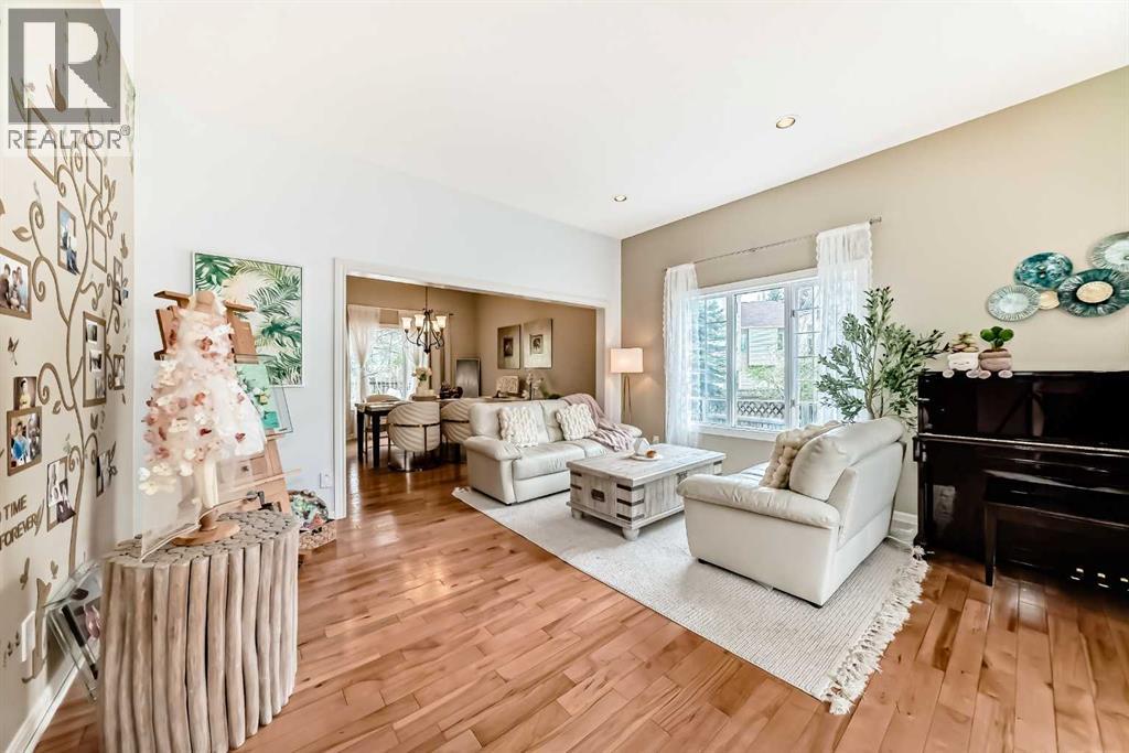 Photo 22 of 145 Straddock Terrace Sw, Calgary AB