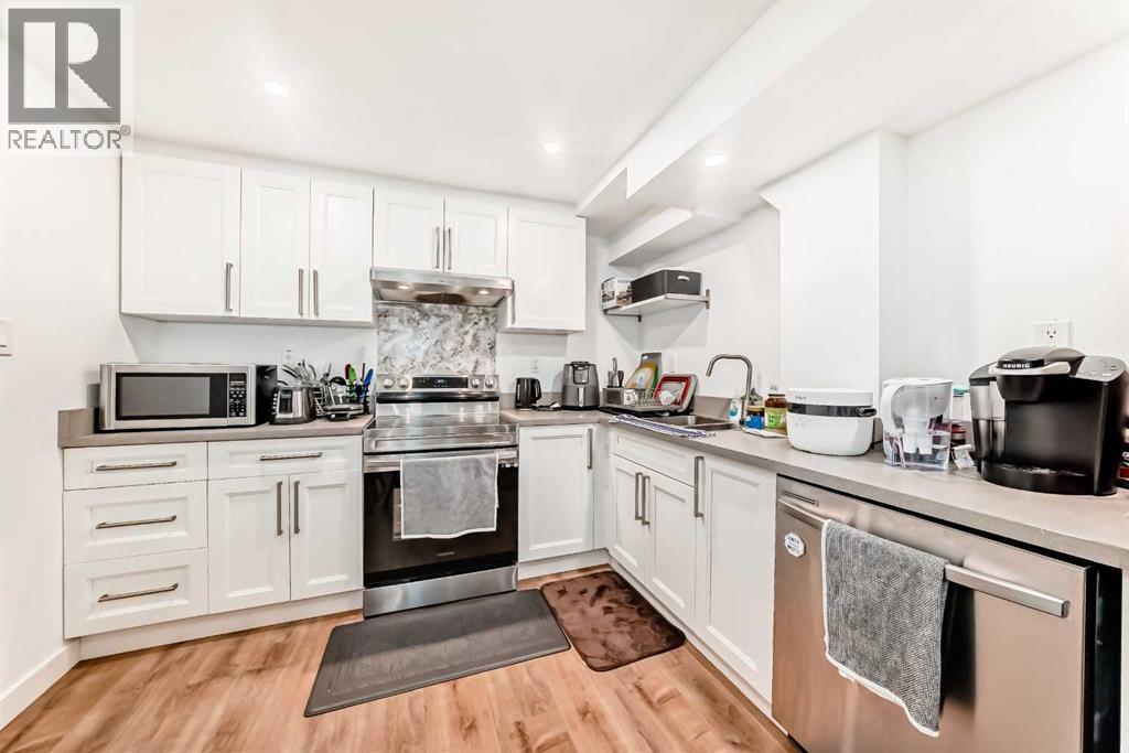 Photo 39 of 145 Straddock Terrace Sw, Calgary AB