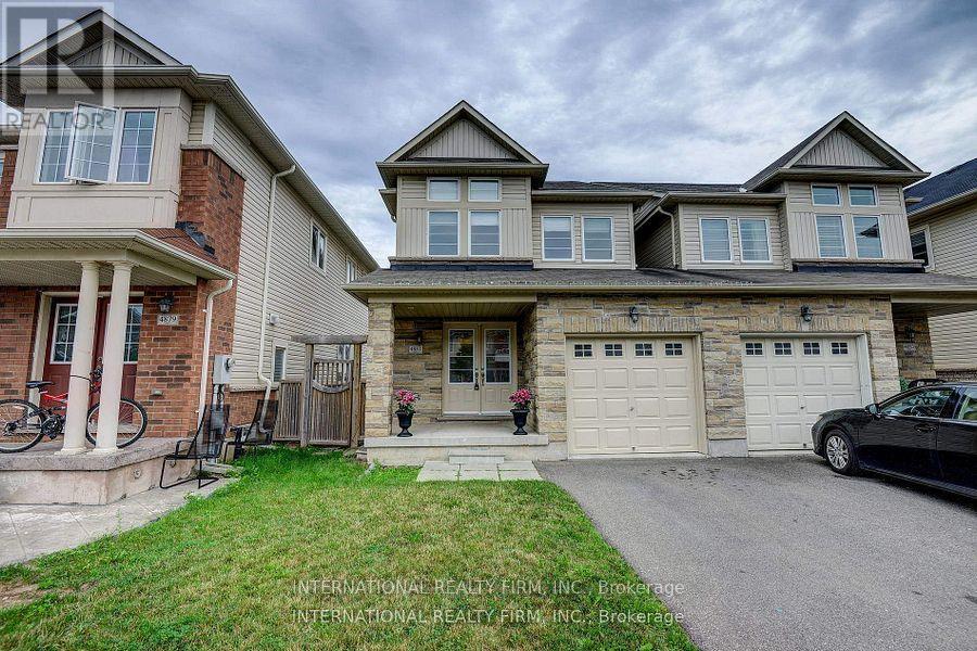 Photo 3 of 4881 Capri Crescent, Burlington ON