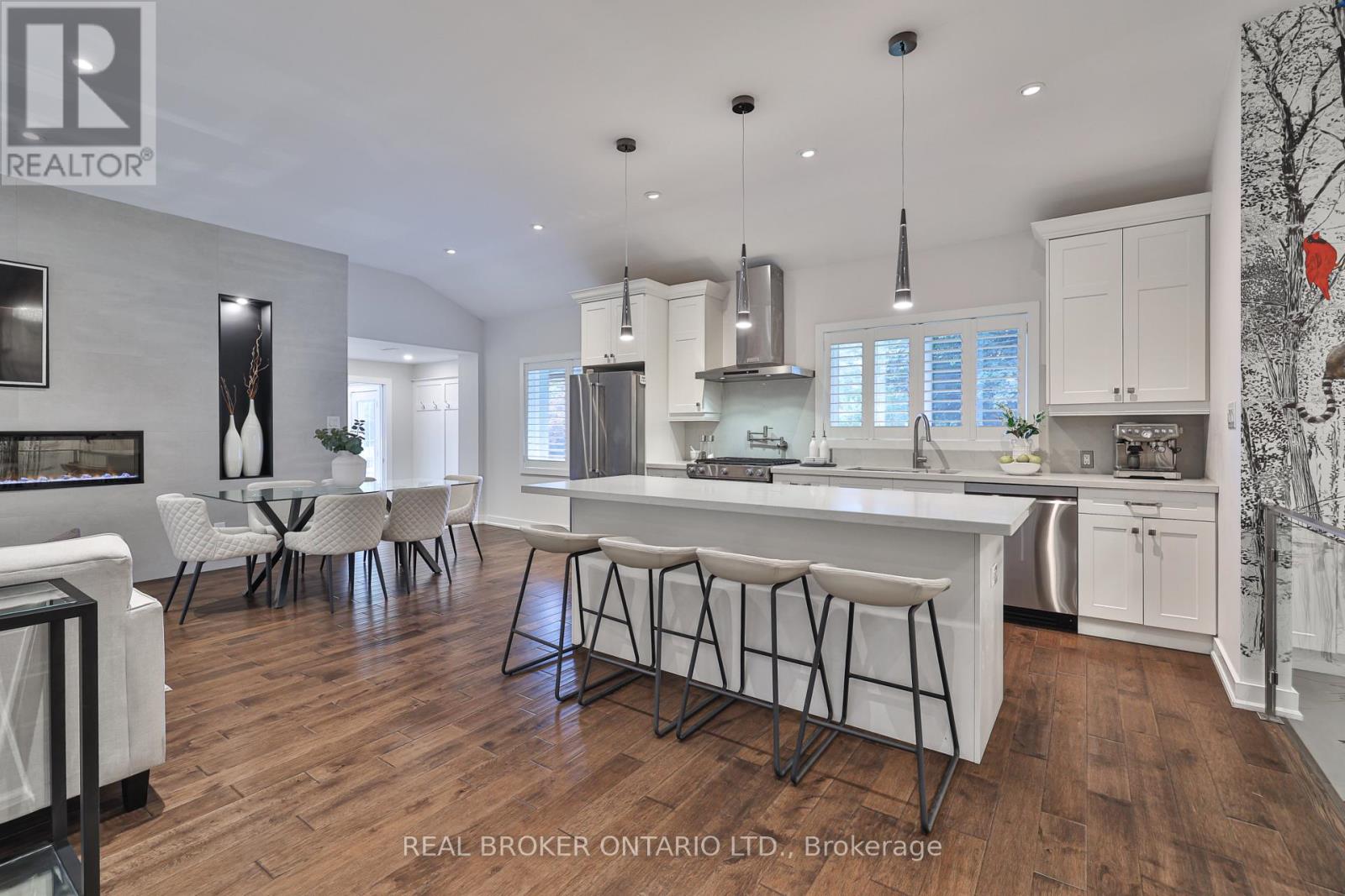 Photo 14 of 2054 Rebecca Street, Oakville ON