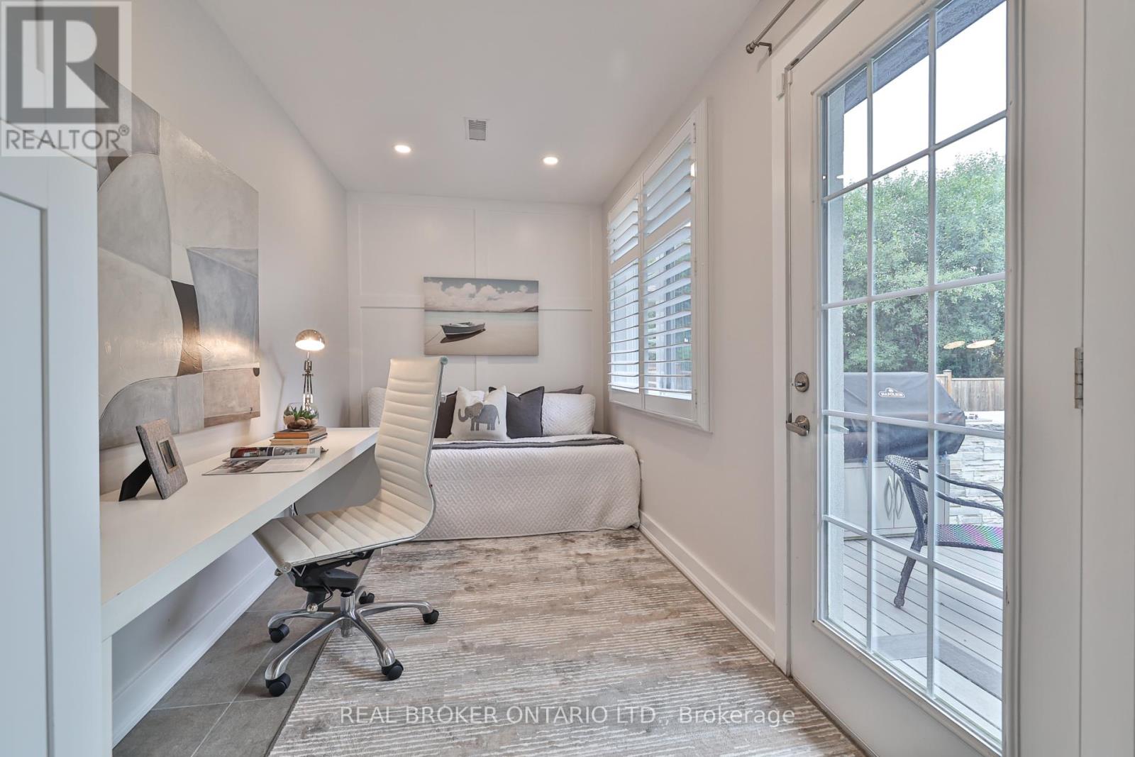 Photo 18 of 2054 Rebecca Street, Oakville ON