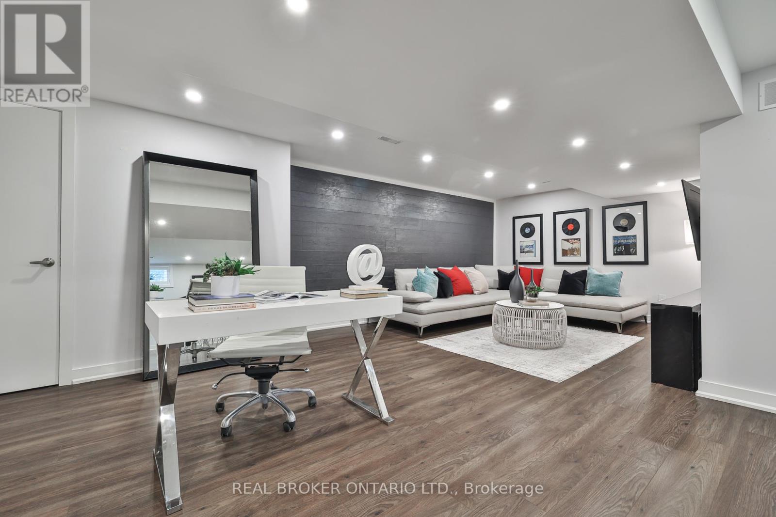 Photo 30 of 2054 Rebecca Street, Oakville ON