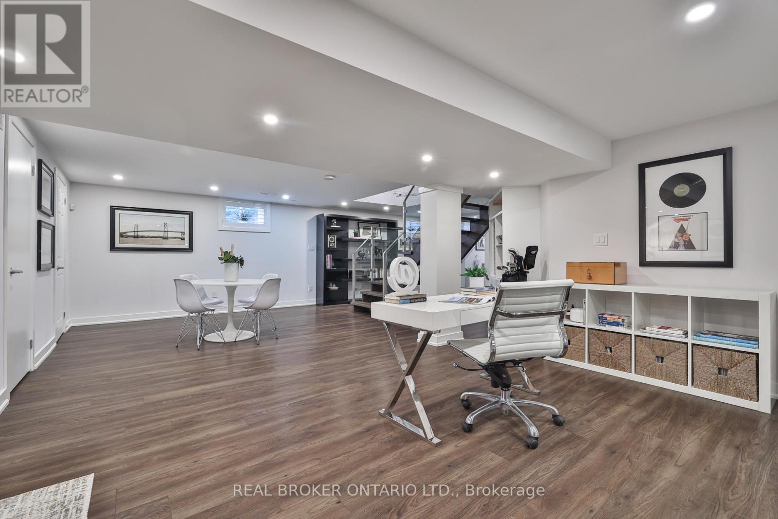 Photo 32 of 2054 Rebecca Street, Oakville ON