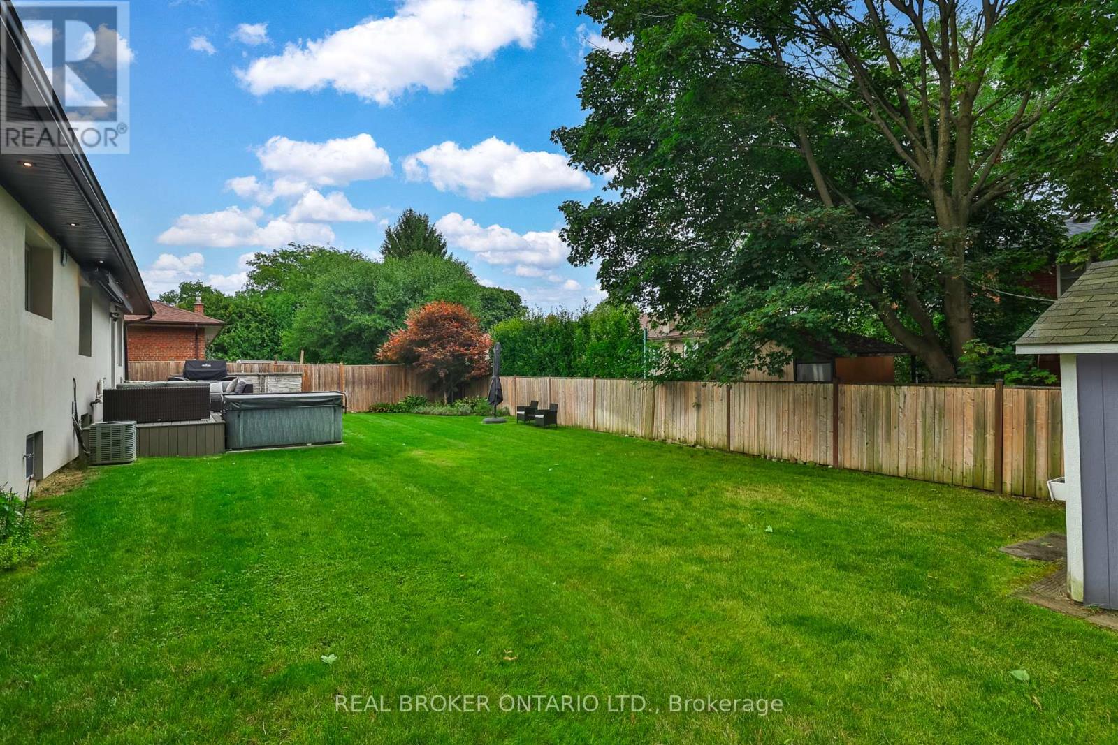 Photo 42 of 2054 Rebecca Street, Oakville ON