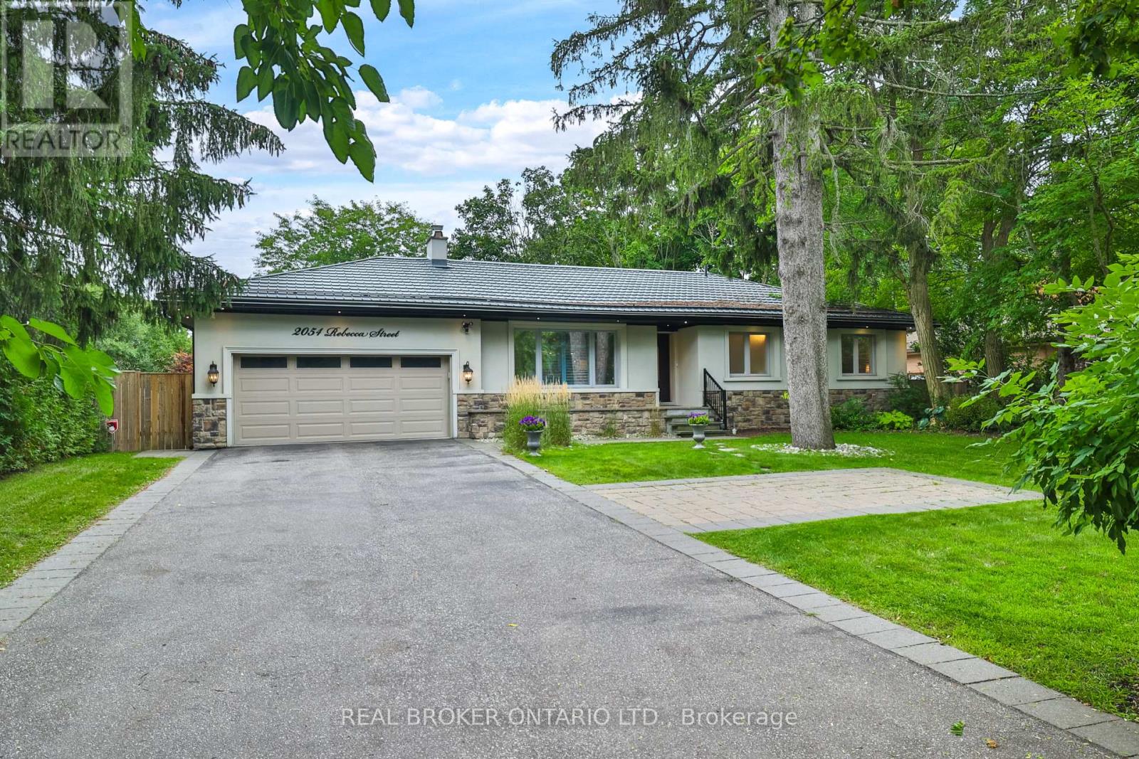 Photo 46 of 2054 Rebecca Street, Oakville ON