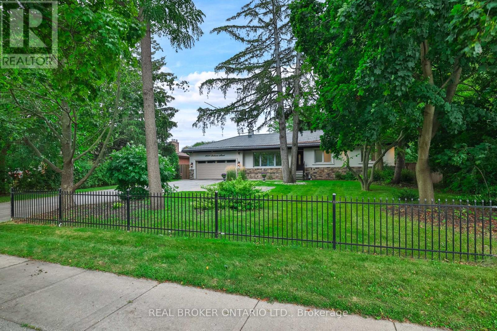 Photo 47 of 2054 Rebecca Street, Oakville ON