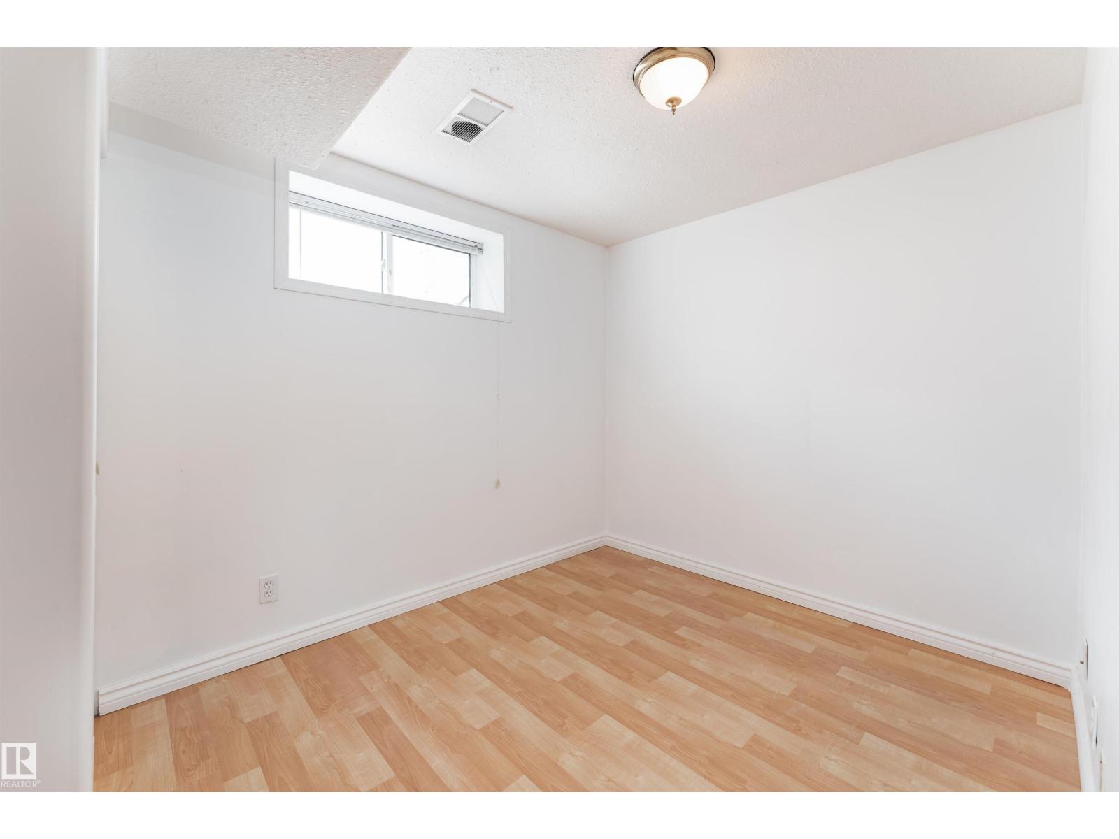 Photo 38 of 15803 91 St Nw, Edmonton AB