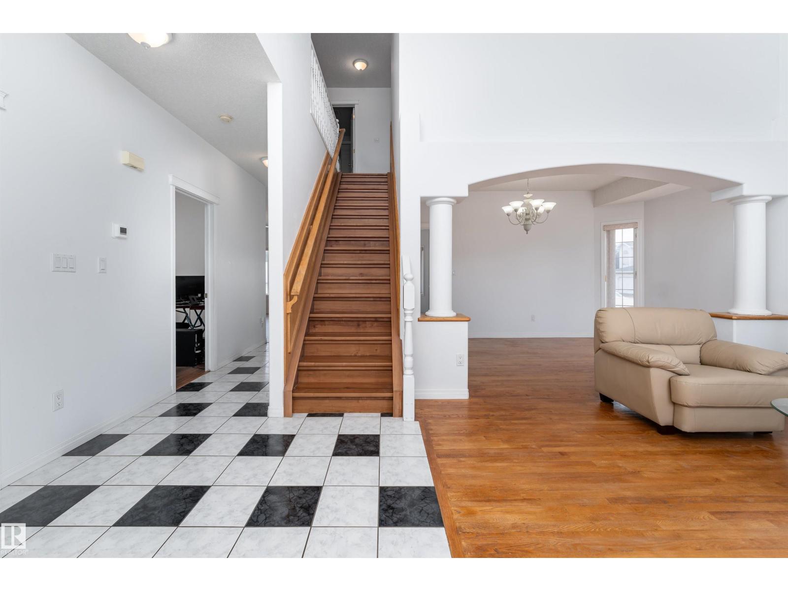 Photo 21 of 15803 91 St Nw, Edmonton AB