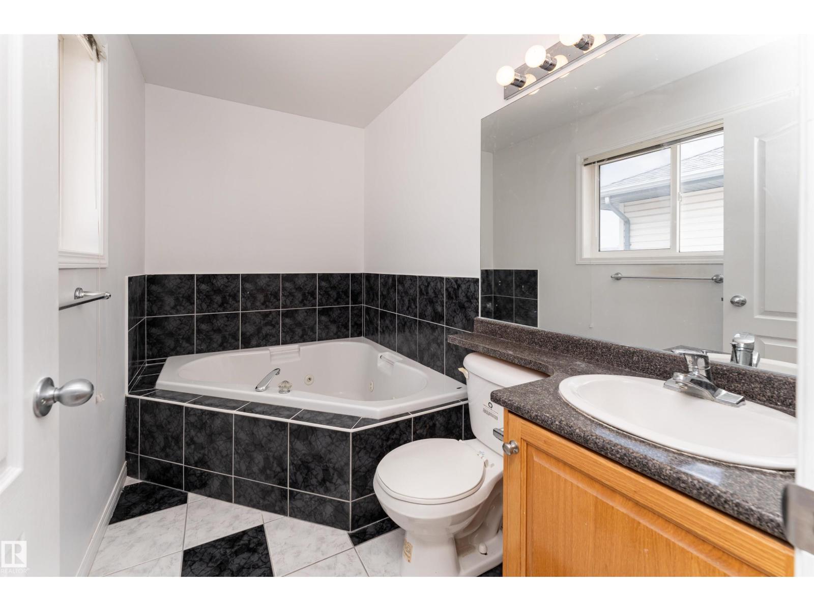 Photo 27 of 15803 91 St Nw, Edmonton AB