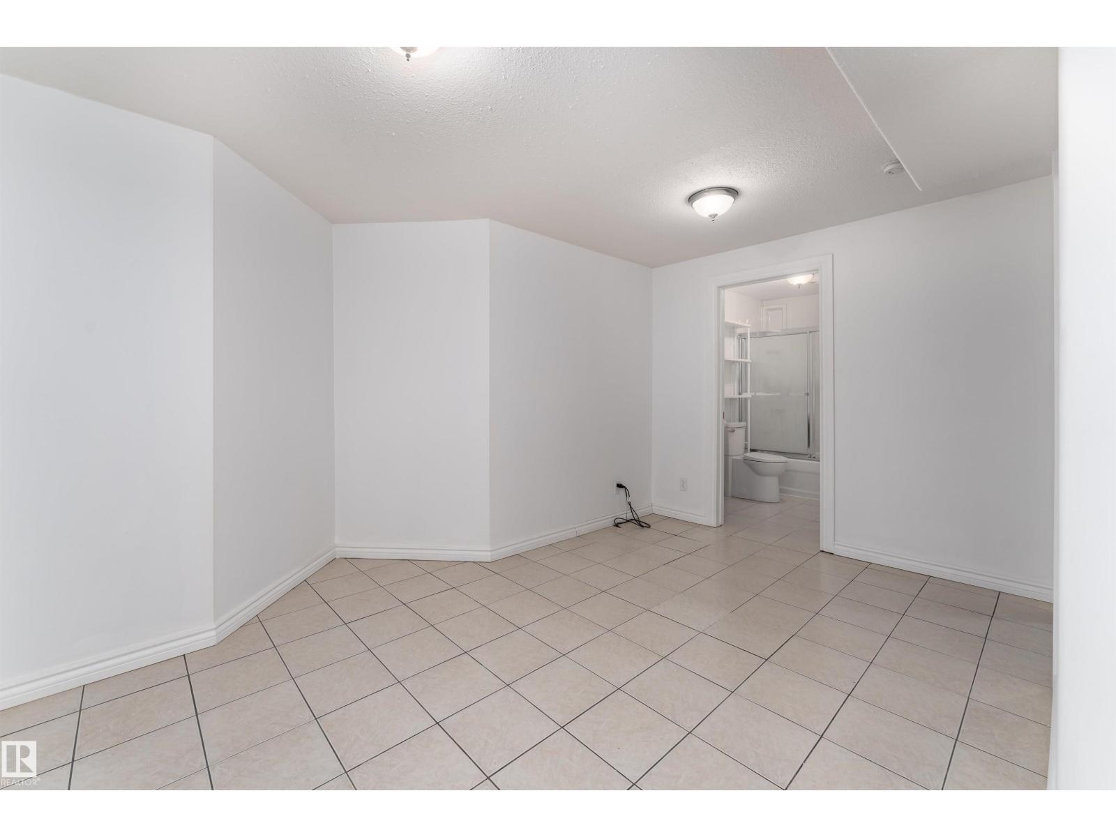 Photo 35 of 15803 91 St Nw, Edmonton AB