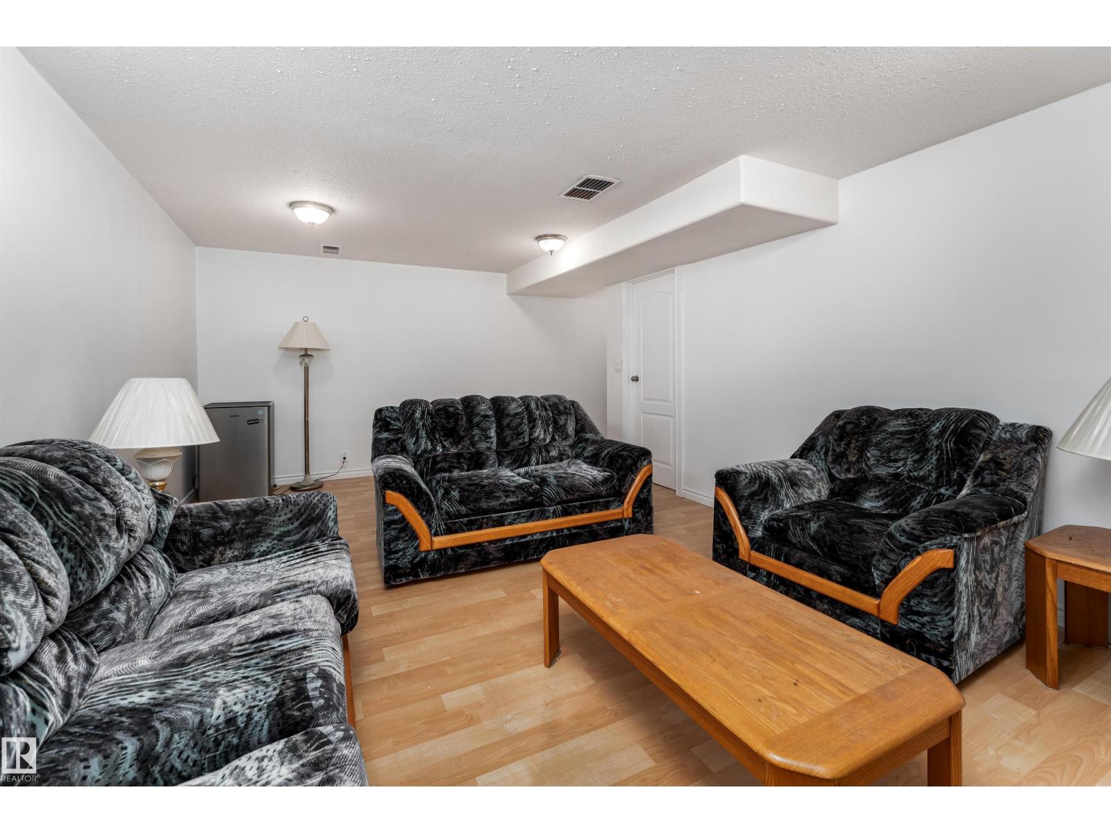 Photo 37 of 15803 91 St Nw, Edmonton AB