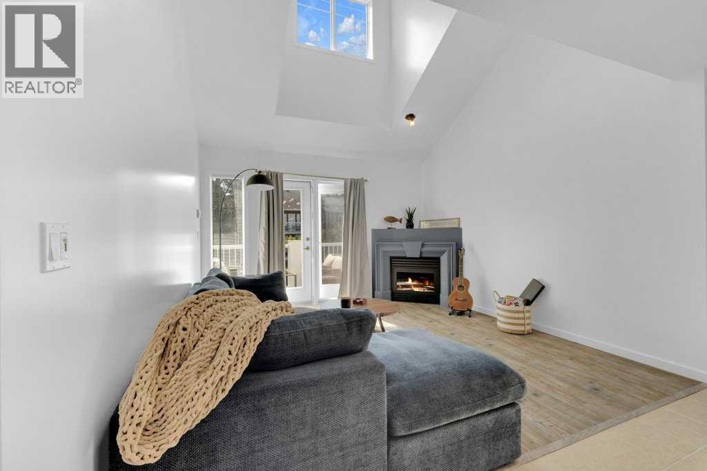 Photo 10 of 1501 5220 50 A Avenue, Sylvan Lake AB