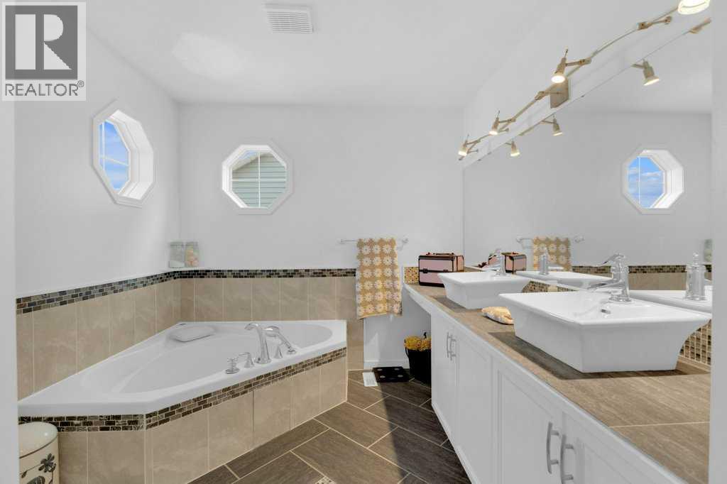 Photo 17 of 1501 5220 50 A Avenue, Sylvan Lake AB