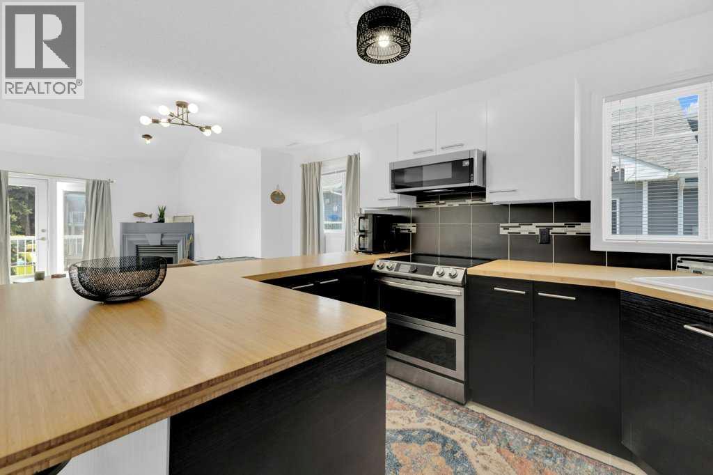 Photo 3 of 1501 5220 50 A Avenue, Sylvan Lake AB