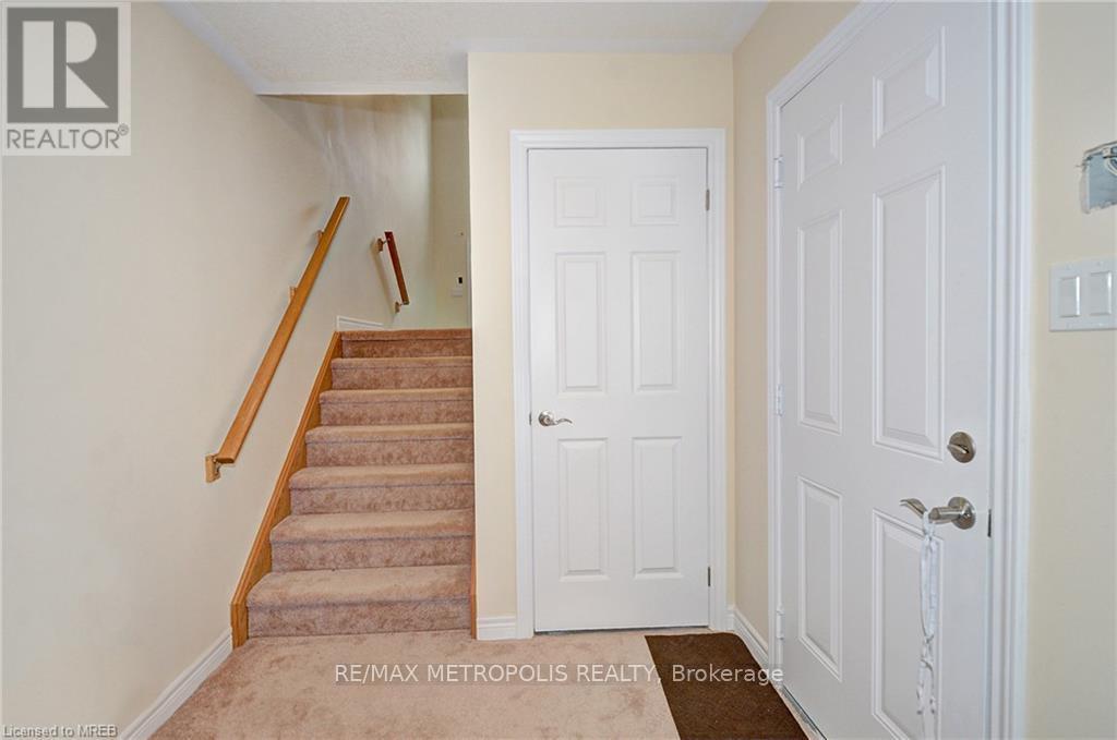 Photo 17 of 73 420 Linden Drive, Cambridge ON