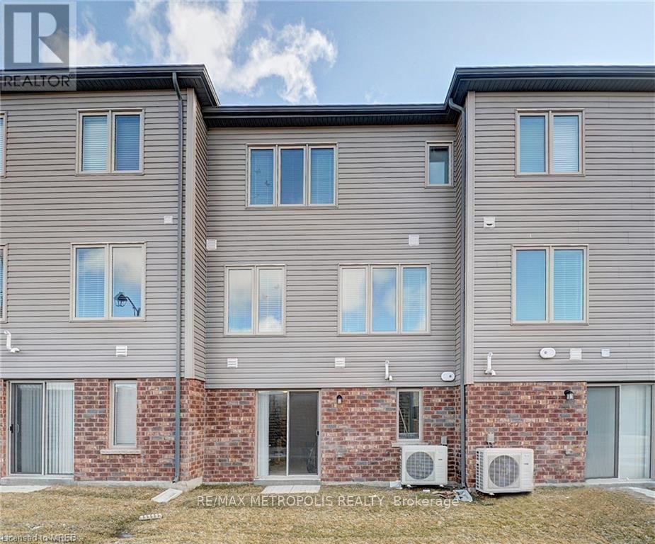 Photo 2 of 73 420 Linden Drive, Cambridge ON