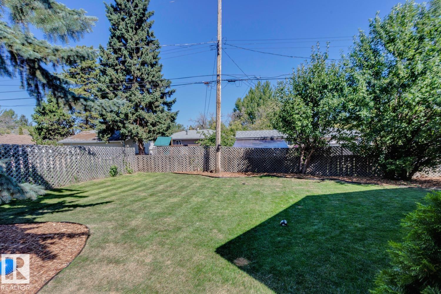 Photo 48 of 28 Greer Cr, St Albert AB