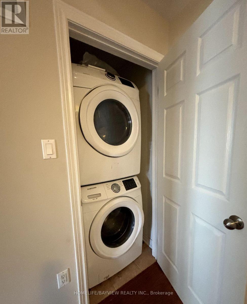Photo 32 of 38 151 Silverwood Avenue, Richmond Hill ON