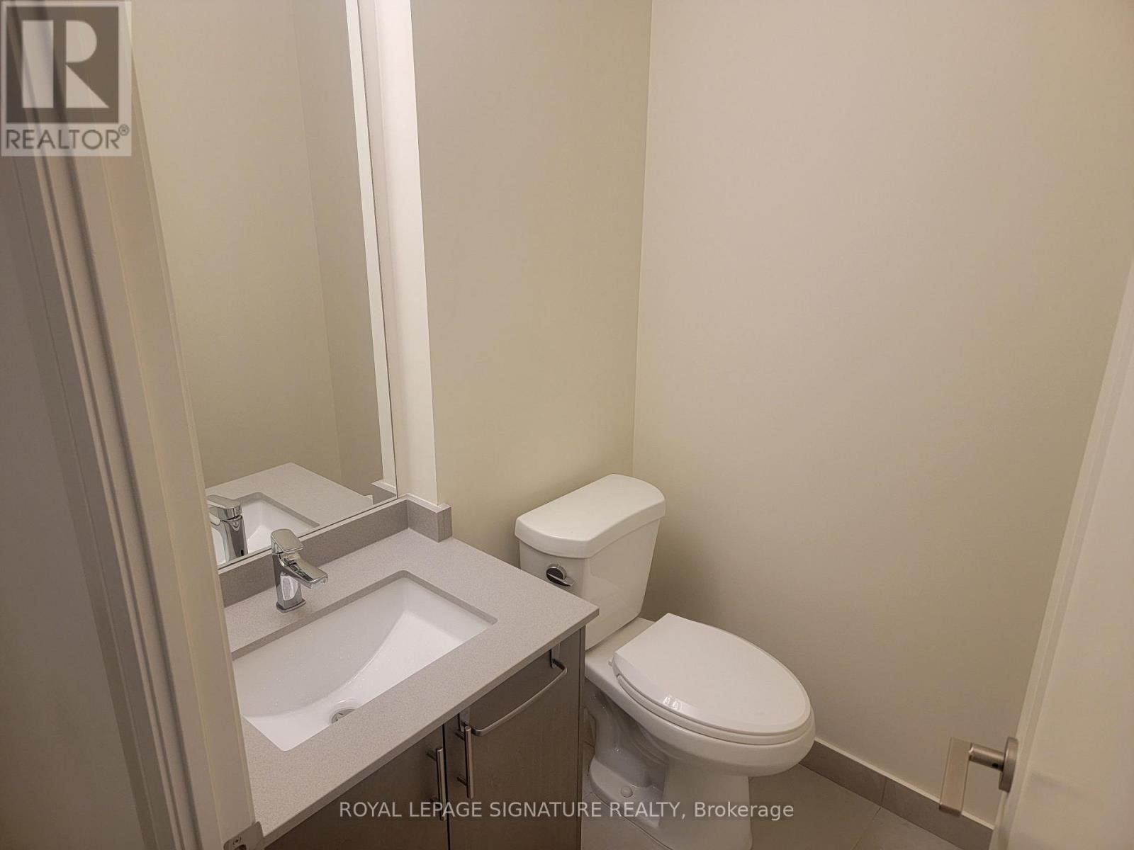 Photo 6 of 807 9000 Jane Street, Vaughan ON