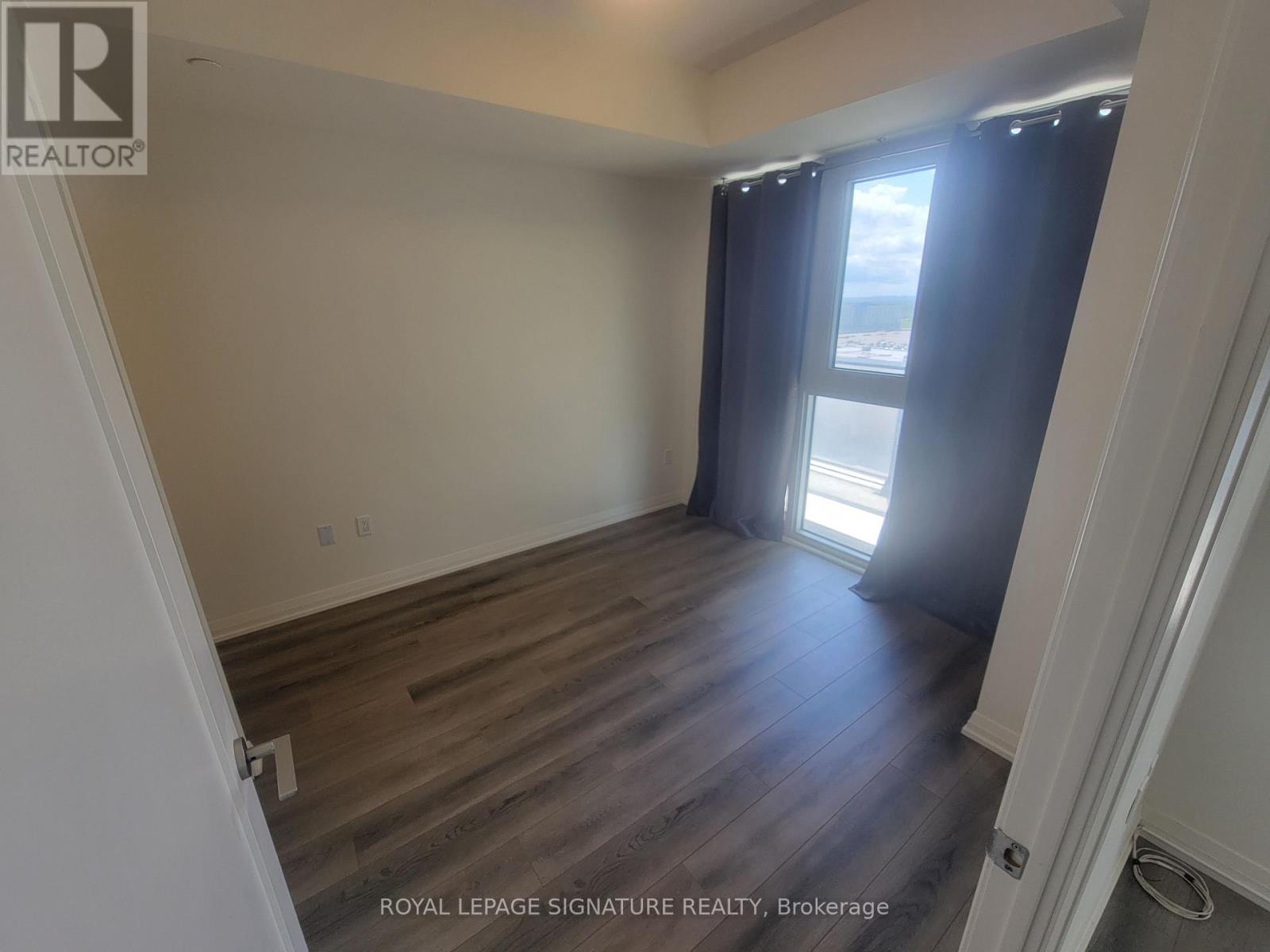 Photo 7 of 807 9000 Jane Street, Vaughan ON