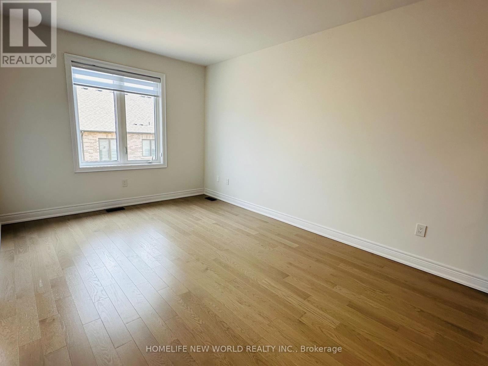 Photo 15 of 109 Tempel Street, Richmond Hill ON